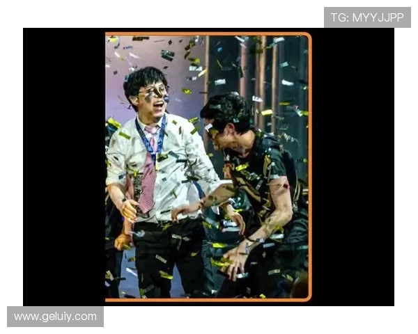 中国英雄再度崛起 LOL中国战队荣获世界冠军背后的荣耀与坚持