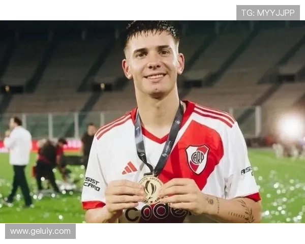 意甲历史中那些以右脚称雄的经典前腰天才全面盘点