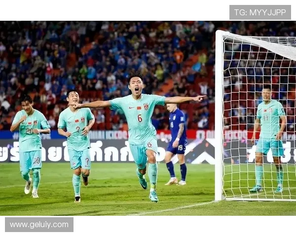 国足再创佳绩全场鏖战九十分钟惊险逆转挺进世界杯亚洲区决赛圈