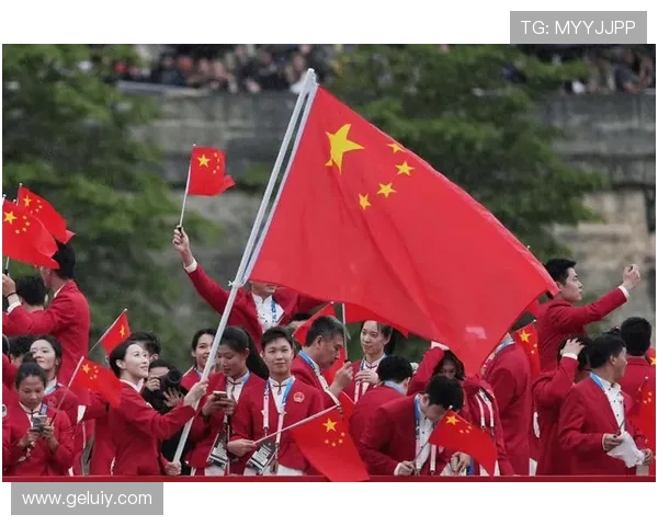 巴黎奥运会激战正酣各国健儿持续刷新纪录点燃全球体育激情盛况中