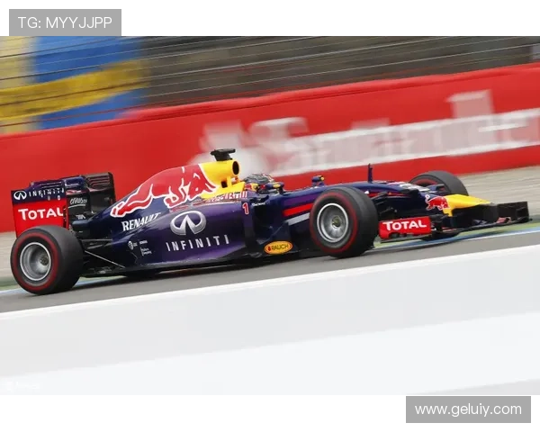 F1赛季激烈角逐：梅赛德斯与红牛在赛道上展开终极对决