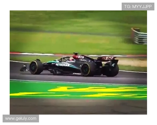 F1新赛季揭幕在即车队格局生变冠军争夺悬念升级多支豪强角力加剧